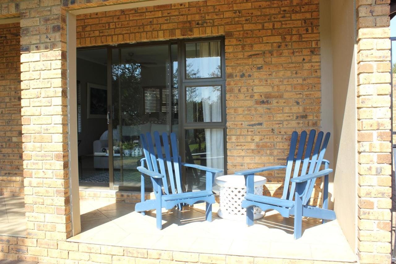 Karee & Wild Olive Guest Lodge Hekpoort Exteriör bild